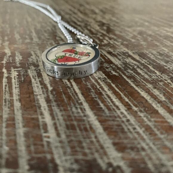 True Love Reversible Necklace NWOT Pinup
Tattoo Rockabilly Heart Ball Chain - Picture 6 of 9